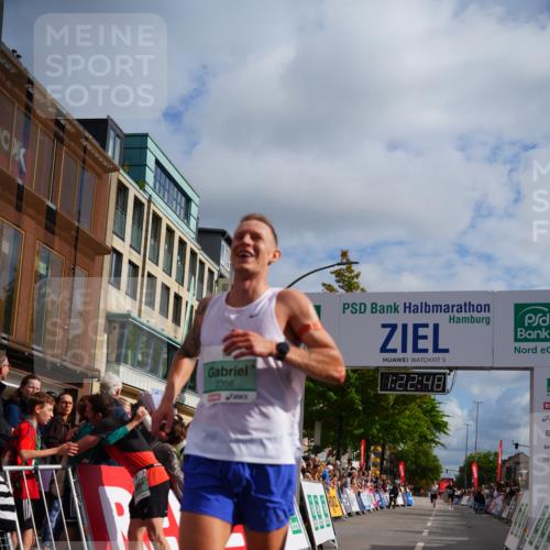 20.09.2026 - PSD Bank Halbmarathon LAZAROV Photography http://msf.ph/oto/10498730 20.09.2026 11:22:47 Ziel 2356 meine-sportfotos.de