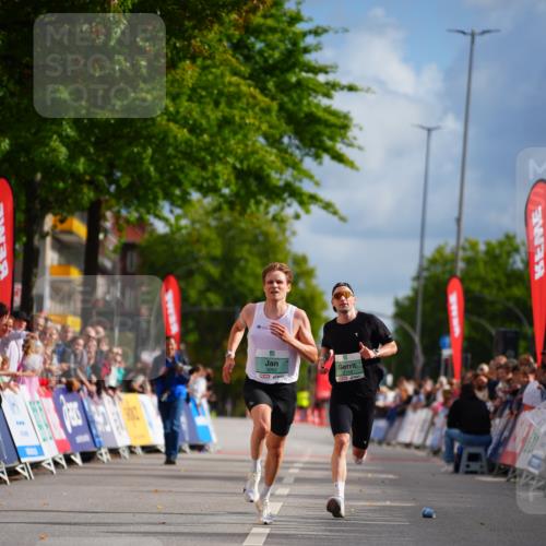 20.09.2026 - PSD Bank Halbmarathon LAZAROV Photography http://msf.ph/oto/10498738 20.09.2026 11:22:51 Ziel 2356, 3169, 3992 meine-sportfotos.de