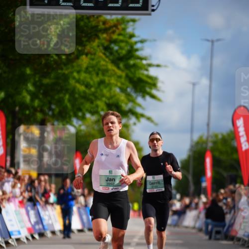 20.09.2026 - PSD Bank Halbmarathon LAZAROV Photography http://msf.ph/oto/10498747 20.09.2026 11:22:52 Ziel 2356, 3169, 3992 meine-sportfotos.de