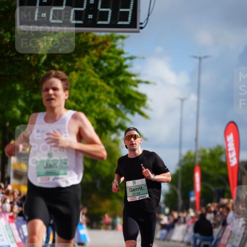 20.09.2026 - PSD Bank Halbmarathon LAZAROV Photography http://msf.ph/oto/10498752 20.09.2026 11:22:53 Ziel 2356, 3169, 3992 meine-sportfotos.de
