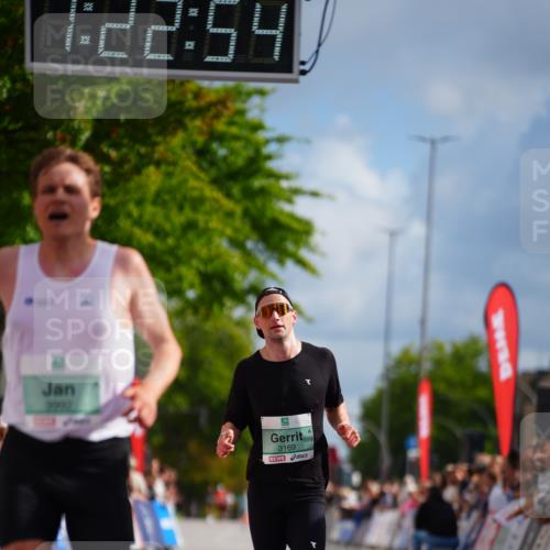 20.09.2026 - PSD Bank Halbmarathon LAZAROV Photography http://msf.ph/oto/10498755 20.09.2026 11:22:53 Ziel 2356, 3169, 3992 meine-sportfotos.de