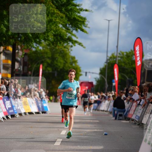 20.09.2026 - PSD Bank Halbmarathon LAZAROV Photography http://msf.ph/oto/10498763 20.09.2026 11:23:18 Ziel 3406 meine-sportfotos.de