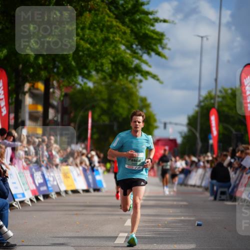 20.09.2026 - PSD Bank Halbmarathon LAZAROV Photography http://msf.ph/oto/10498771 20.09.2026 11:23:18 Ziel 3406 meine-sportfotos.de