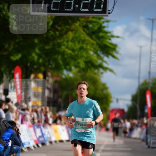 20.09.2026 - PSD Bank Halbmarathon LAZAROV Photography http://msf.ph/oto/10498774 20.09.2026 11:23:19 Ziel 3406 meine-sportfotos.de