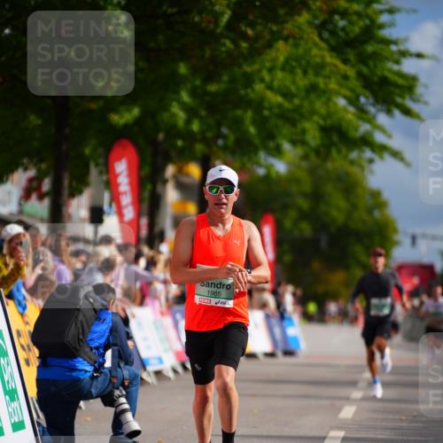20.09.2026 - PSD Bank Halbmarathon LAZAROV Photography http://msf.ph/oto/10498802 20.09.2026 11:23:23 Ziel 1985, 3104, 3406 meine-sportfotos.de