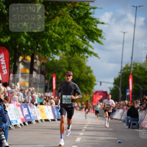 20.09.2026 - PSD Bank Halbmarathon LAZAROV Photography http://msf.ph/oto/10498804 20.09.2026 11:23:24 Ziel 1985, 3104, 3406 meine-sportfotos.de