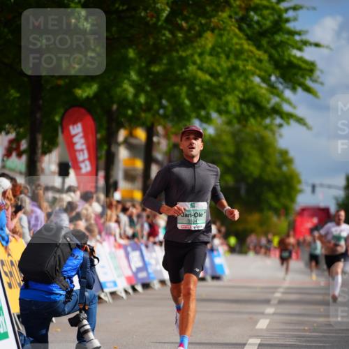 20.09.2026 - PSD Bank Halbmarathon LAZAROV Photography http://msf.ph/oto/10498813 20.09.2026 11:23:25 Ziel 1985, 3104, 3406 meine-sportfotos.de