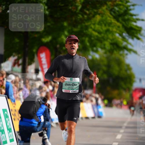 20.09.2026 - PSD Bank Halbmarathon LAZAROV Photography http://msf.ph/oto/10498817 20.09.2026 11:23:26 Ziel 1985, 3104, 3406 meine-sportfotos.de