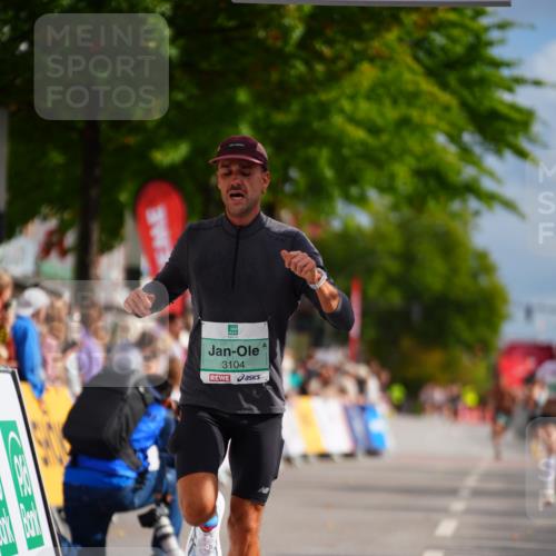 20.09.2026 - PSD Bank Halbmarathon LAZAROV Photography http://msf.ph/oto/10498819 20.09.2026 11:23:26 Ziel 1985, 3104, 3406 meine-sportfotos.de