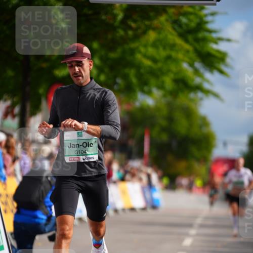 20.09.2026 - PSD Bank Halbmarathon LAZAROV Photography http://msf.ph/oto/10498822 20.09.2026 11:23:26 Ziel 1985, 3104, 3406 meine-sportfotos.de