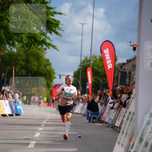 20.09.2026 - PSD Bank Halbmarathon LAZAROV Photography http://msf.ph/oto/10498824 20.09.2026 11:23:28 Ziel 1985, 3104, 3406, 3625 meine-sportfotos.de