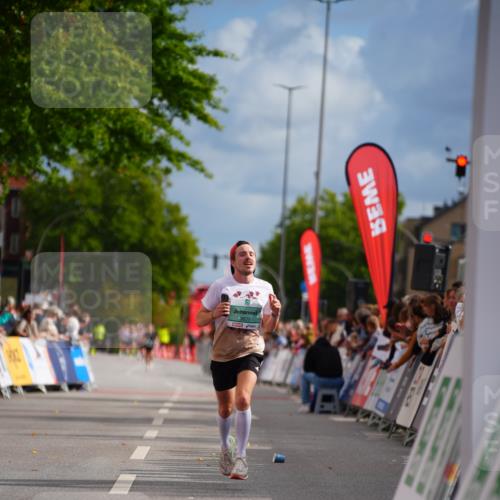 20.09.2026 - PSD Bank Halbmarathon LAZAROV Photography http://msf.ph/oto/10498830 20.09.2026 11:23:29 Ziel 1985, 3104, 3625 meine-sportfotos.de