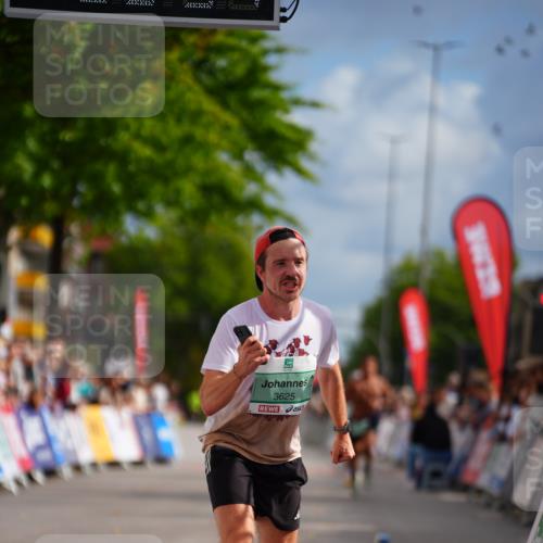 20.09.2026 - PSD Bank Halbmarathon LAZAROV Photography http://msf.ph/oto/10498850 20.09.2026 11:23:31 Ziel 1985, 3104, 3625 meine-sportfotos.de
