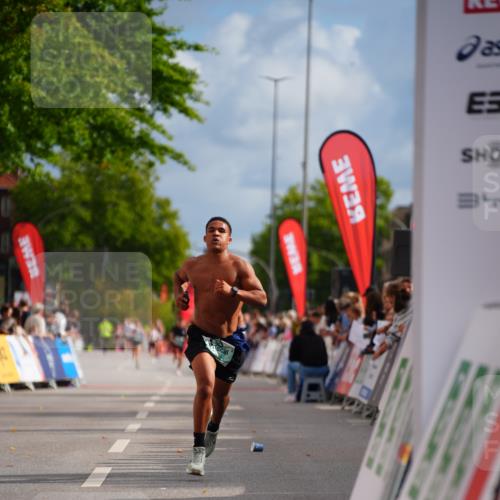20.09.2026 - PSD Bank Halbmarathon LAZAROV Photography http://msf.ph/oto/10498864 20.09.2026 11:23:34 Ziel 3104, 3625, 4268 meine-sportfotos.de