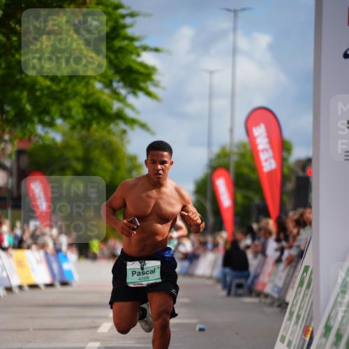 20.09.2026 - PSD Bank Halbmarathon LAZAROV Photography http://msf.ph/oto/10498867 20.09.2026 11:23:36 Ziel 3625, 4268 meine-sportfotos.de