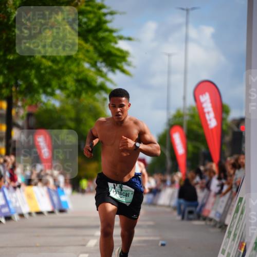 20.09.2026 - PSD Bank Halbmarathon LAZAROV Photography http://msf.ph/oto/10498869 20.09.2026 11:23:36 Ziel 3625, 4268 meine-sportfotos.de