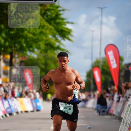 20.09.2026 - PSD Bank Halbmarathon LAZAROV Photography http://msf.ph/oto/10498872 20.09.2026 11:23:36 Ziel 3625, 4268 meine-sportfotos.de