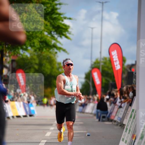 20.09.2026 - PSD Bank Halbmarathon LAZAROV Photography http://msf.ph/oto/10498888 20.09.2026 11:23:38 Ziel 3625, 4268 meine-sportfotos.de