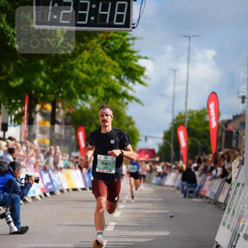 20.09.2026 - PSD Bank Halbmarathon LAZAROV Photography http://msf.ph/oto/10498896 20.09.2026 11:23:47 Ziel 1842 meine-sportfotos.de