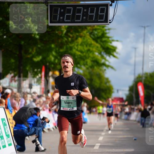 20.09.2026 - PSD Bank Halbmarathon LAZAROV Photography http://msf.ph/oto/10498907 20.09.2026 11:23:48 Ziel 1842 meine-sportfotos.de