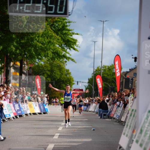 20.09.2026 - PSD Bank Halbmarathon LAZAROV Photography http://msf.ph/oto/10498912 20.09.2026 11:23:49 Ziel 1842, 3377 meine-sportfotos.de
