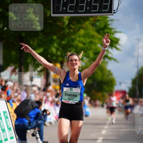 20.09.2026 - PSD Bank Halbmarathon LAZAROV Photography http://msf.ph/oto/10498943 20.09.2026 11:23:53 Ziel 1024, 1842, 3377 meine-sportfotos.de