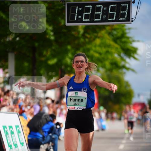 20.09.2026 - PSD Bank Halbmarathon LAZAROV Photography http://msf.ph/oto/10498945 20.09.2026 11:23:53 Ziel 1024, 1842, 3377 meine-sportfotos.de