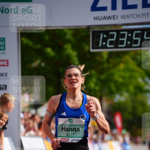 20.09.2026 - PSD Bank Halbmarathon LAZAROV Photography http://msf.ph/oto/10498950 20.09.2026 11:23:53 Ziel 1024, 1842, 3377 meine-sportfotos.de