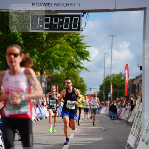20.09.2026 - PSD Bank Halbmarathon LAZAROV Photography http://msf.ph/oto/10498968 20.09.2026 11:23:59 Ziel 1024, 2776, 3377, 4105, 4146, 4227 meine-sportfotos.de