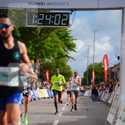 20.09.2026 - PSD Bank Halbmarathon LAZAROV Photography http://msf.ph/oto/10498980 20.09.2026 11:24:01 Ziel 1024, 2776, 3377, 4105, 4146, 4227, 4558 meine-sportfotos.de