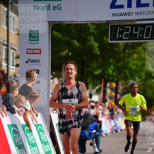 20.09.2026 - PSD Bank Halbmarathon LAZAROV Photography http://msf.ph/oto/10498992 20.09.2026 11:24:03 Ziel 1024, 2776, 2779, 4105, 4146, 4227, 4558 meine-sportfotos.de