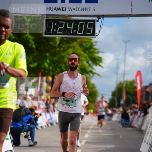 20.09.2026 - PSD Bank Halbmarathon LAZAROV Photography http://msf.ph/oto/10499005 20.09.2026 11:24:05 Ziel 1024, 2776, 2779, 4105, 4146, 4227, 4558 meine-sportfotos.de
