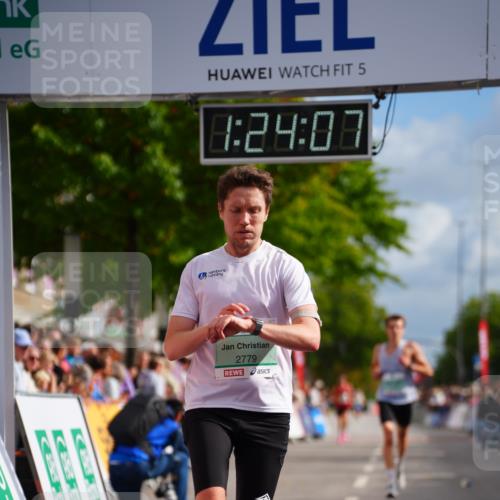 20.09.2026 - PSD Bank Halbmarathon LAZAROV Photography http://msf.ph/oto/10499014 20.09.2026 11:24:07 Ziel 2776, 2779, 4105, 4227, 4545, 4558 meine-sportfotos.de