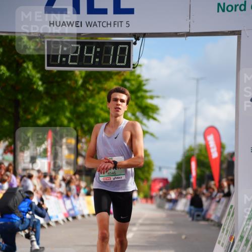 20.09.2026 - PSD Bank Halbmarathon LAZAROV Photography http://msf.ph/oto/10499032 20.09.2026 11:24:10 Ziel 2776, 2779, 4105, 4545, 4558 meine-sportfotos.de
