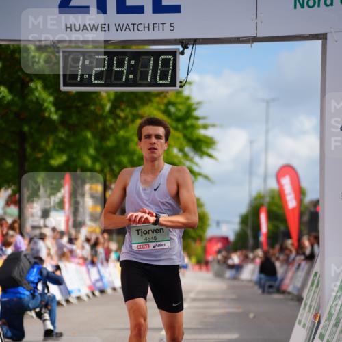 20.09.2026 - PSD Bank Halbmarathon LAZAROV Photography http://msf.ph/oto/10499035 20.09.2026 11:24:10 Ziel 2776, 2779, 4105, 4545, 4558 meine-sportfotos.de