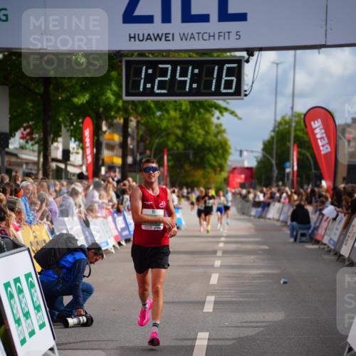 20.09.2026 - PSD Bank Halbmarathon LAZAROV Photography http://msf.ph/oto/10499040 20.09.2026 11:24:15 Ziel 4176, 4545 meine-sportfotos.de