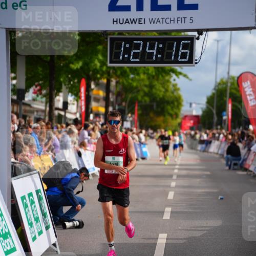 20.09.2026 - PSD Bank Halbmarathon LAZAROV Photography http://msf.ph/oto/10499043 20.09.2026 11:24:16 Ziel 4176, 4545 meine-sportfotos.de