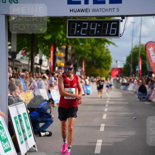 20.09.2026 - PSD Bank Halbmarathon LAZAROV Photography http://msf.ph/oto/10499046 20.09.2026 11:24:16 Ziel 4176, 4545 meine-sportfotos.de
