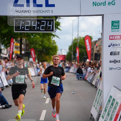 20.09.2026 - PSD Bank Halbmarathon LAZAROV Photography http://msf.ph/oto/10499062 20.09.2026 11:24:24 Ziel 2125, 2895, 3407, 4176 meine-sportfotos.de
