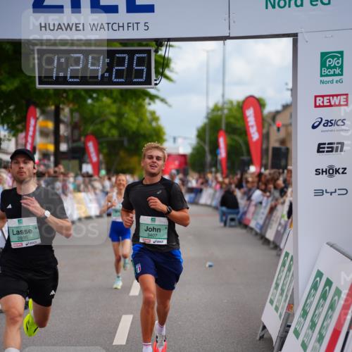 20.09.2026 - PSD Bank Halbmarathon LAZAROV Photography http://msf.ph/oto/10499068 20.09.2026 11:24:24 Ziel 2125, 2895, 3407, 4176 meine-sportfotos.de