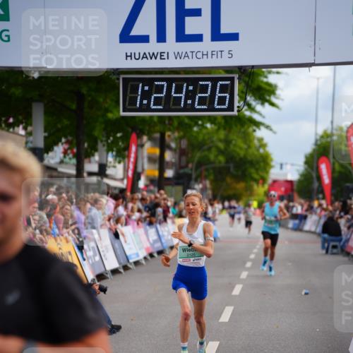 20.09.2026 - PSD Bank Halbmarathon LAZAROV Photography http://msf.ph/oto/10499071 20.09.2026 11:24:26 Ziel 2125, 2895, 3407 meine-sportfotos.de