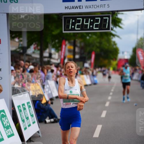 20.09.2026 - PSD Bank Halbmarathon LAZAROV Photography http://msf.ph/oto/10499082 20.09.2026 11:24:27 Ziel 2125, 2895, 3407 meine-sportfotos.de