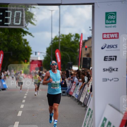 20.09.2026 - PSD Bank Halbmarathon LAZAROV Photography http://msf.ph/oto/10499093 20.09.2026 11:24:29 Ziel 2125, 2895, 3407, 3548 meine-sportfotos.de