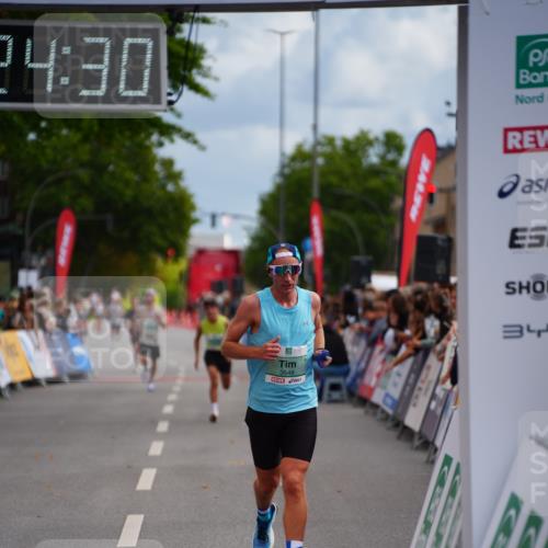 20.09.2026 - PSD Bank Halbmarathon LAZAROV Photography http://msf.ph/oto/10499102 20.09.2026 11:24:30 Ziel 2125, 2895, 3407, 3548 meine-sportfotos.de