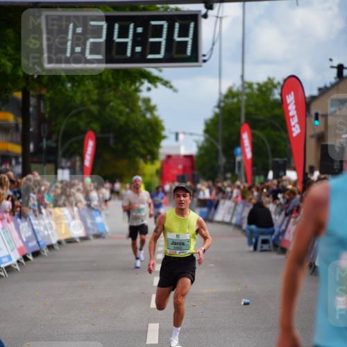 20.09.2026 - PSD Bank Halbmarathon LAZAROV Photography http://msf.ph/oto/10499113 20.09.2026 11:24:34 Ziel 2125, 3548, 4463 meine-sportfotos.de