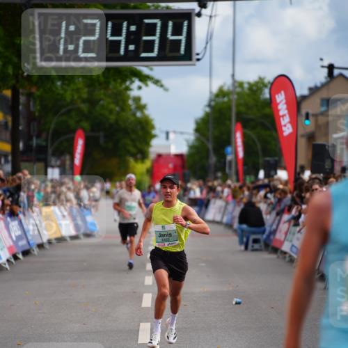 20.09.2026 - PSD Bank Halbmarathon LAZAROV Photography http://msf.ph/oto/10499116 20.09.2026 11:24:34 Ziel 2125, 3548, 4463 meine-sportfotos.de