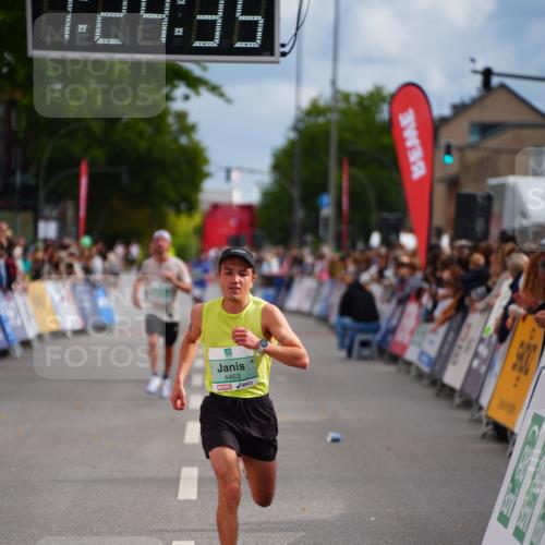 20.09.2026 - PSD Bank Halbmarathon LAZAROV Photography http://msf.ph/oto/10499127 20.09.2026 11:24:35 Ziel 3548, 4463 meine-sportfotos.de