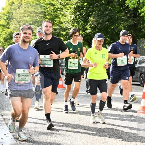 20.09.2026 - PSD Bank Halbmarathon Dr. Thomas Lammeyer http://msf.ph/oto/10499141 20.09.2026 10:50:10 Laufen 2907, 2906, 3148, 4090 meine-sportfotos.de