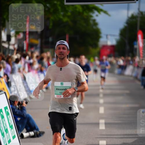 20.09.2026 - PSD Bank Halbmarathon LAZAROV Photography http://msf.ph/oto/10499150 20.09.2026 11:24:40 Ziel 1636, 2766, 3548, 4463 meine-sportfotos.de