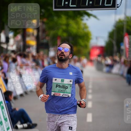 20.09.2026 - PSD Bank Halbmarathon LAZAROV Photography http://msf.ph/oto/10499199 20.09.2026 11:24:48 Ziel 1636, 2365, 2766 meine-sportfotos.de